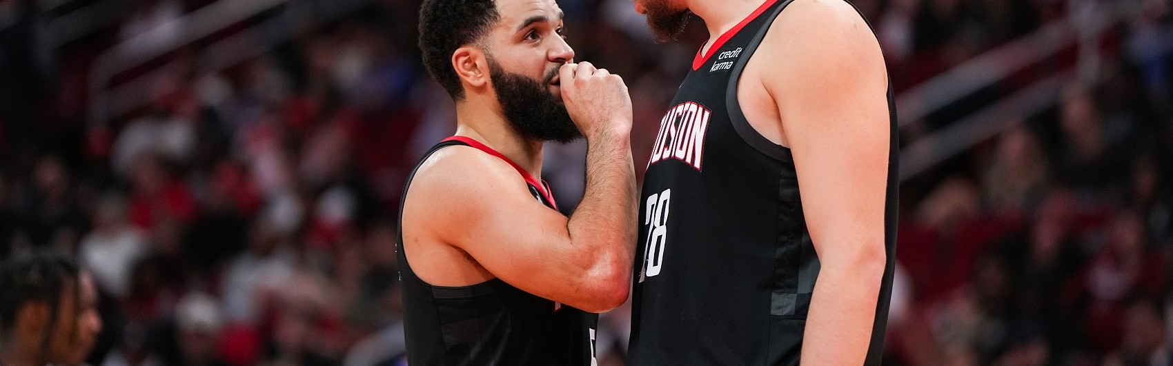 开云下载-申京：范弗里特与联盟其他控卫都不一样  他和乌度卡经常鞭策我